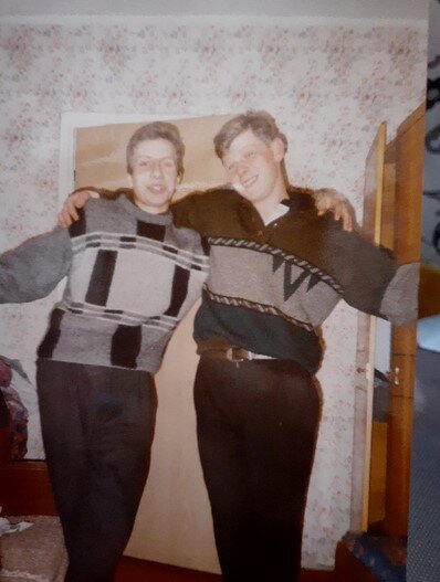 Стиль 90-х годов для мужчин (50+ фото): как одевались в 90-е, мужская мода в одежде на западе и в России23