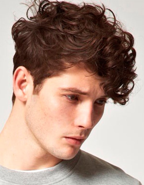 Мужские кудрявые волосы (90+ фото): популярные стрижки на волнистые волосы, уход, прически и укладка коротких, средних и длинных кудрей34