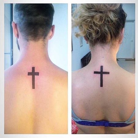 Католический крест тату на спине