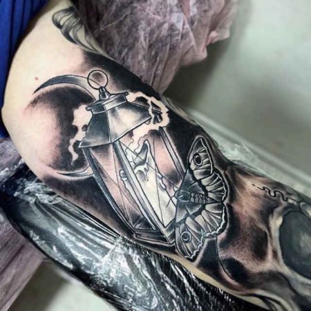 Фонарь и фонарный столб тату